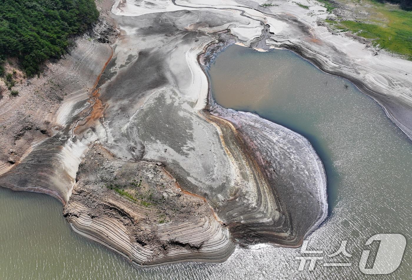 말라버린 오봉저수지.&#40;뉴스1 DB&#41; ⓒ News1 김성진 기자