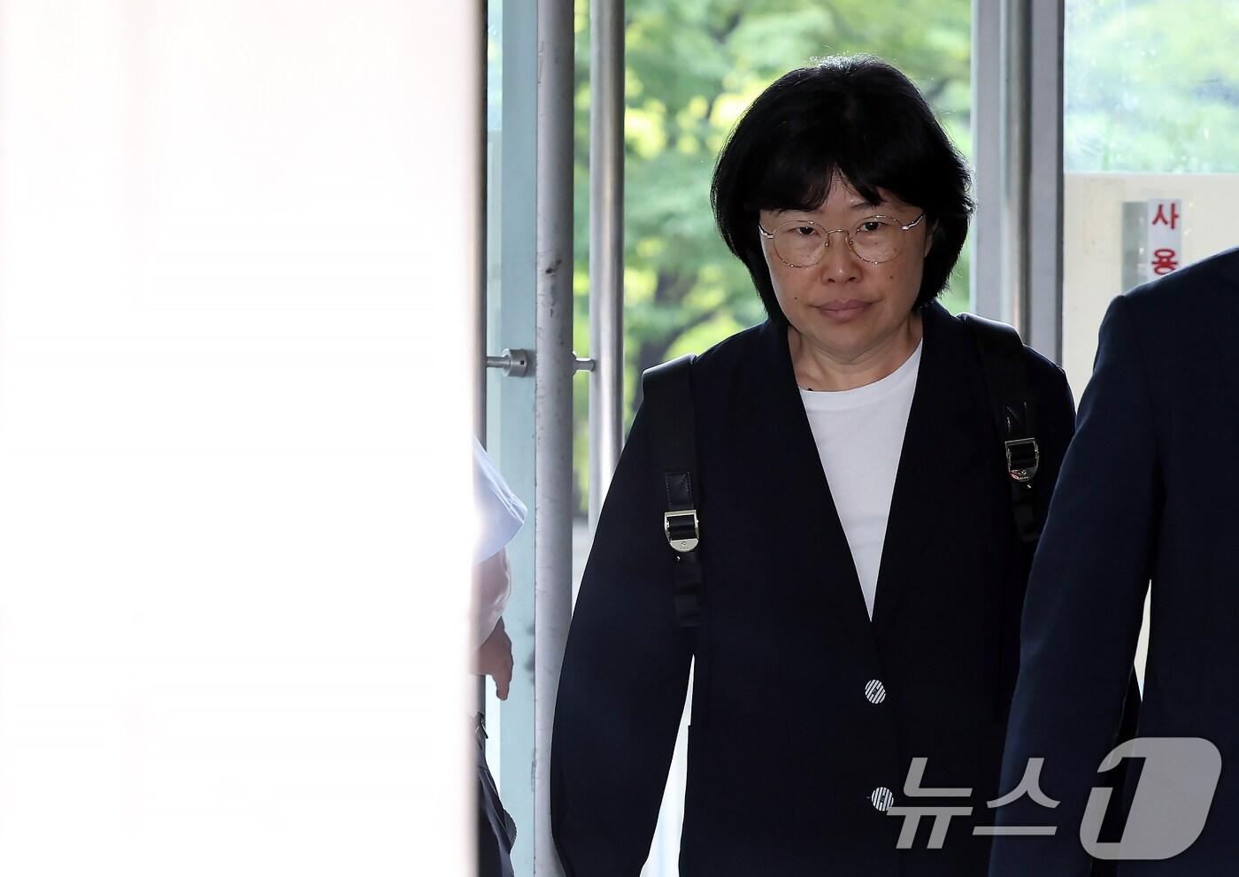 유재은 전 국방부 법무관리관이 24일 오후 서울 서초구 순직 해병 특검 사무실로 4차 소환 조사에 출석하고 있다. 2025.8.24/뉴스1 ⓒ News1 박정호 기자