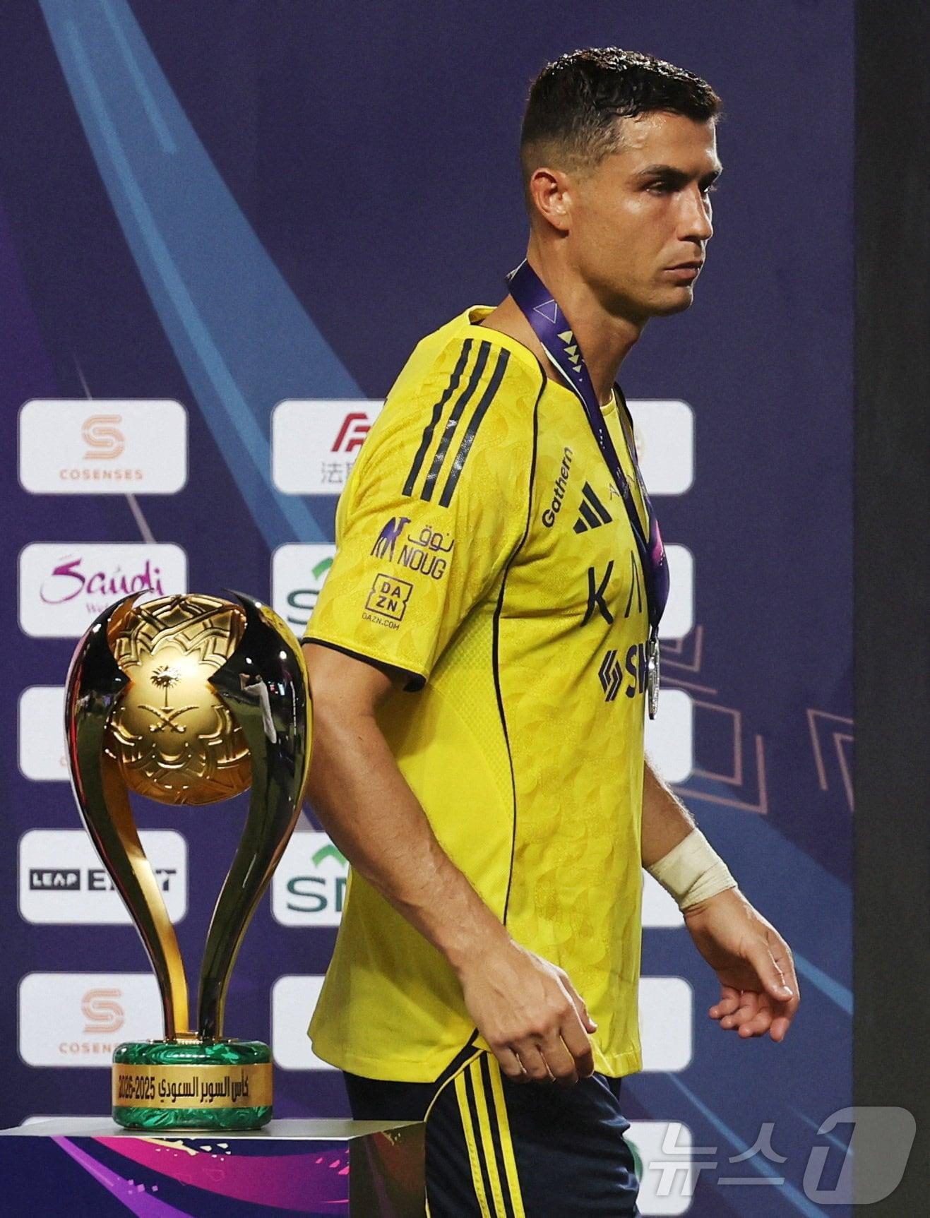 본문 이미지 - 또 우승과 연을 맺지 못한 크리스티아누 호날두. ⓒ 로이터=뉴스1