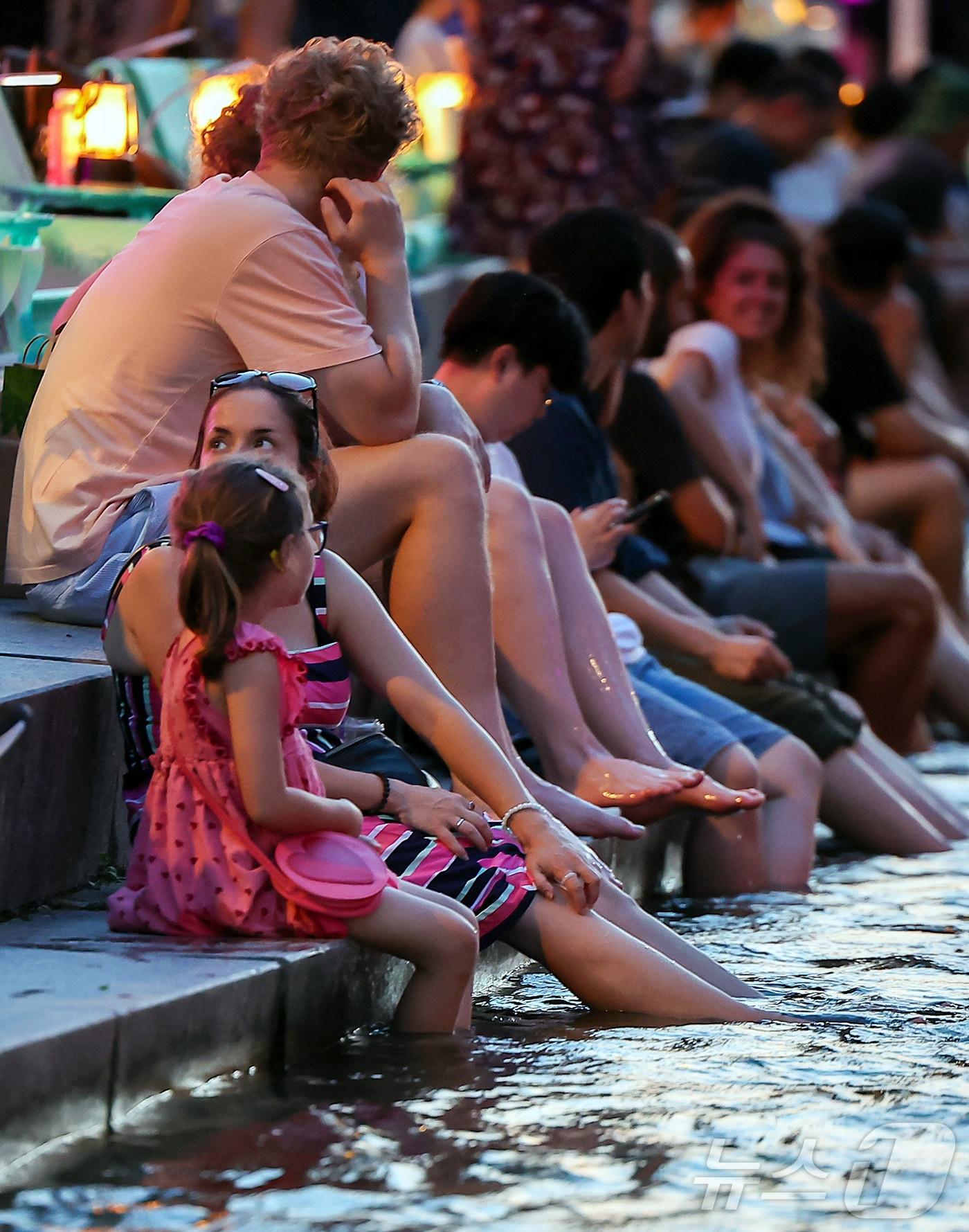 본문 이미지 - 열대야. &lt;자료사진&gt; 2025.8.24/뉴스1 ⓒ News1 김진환 기자