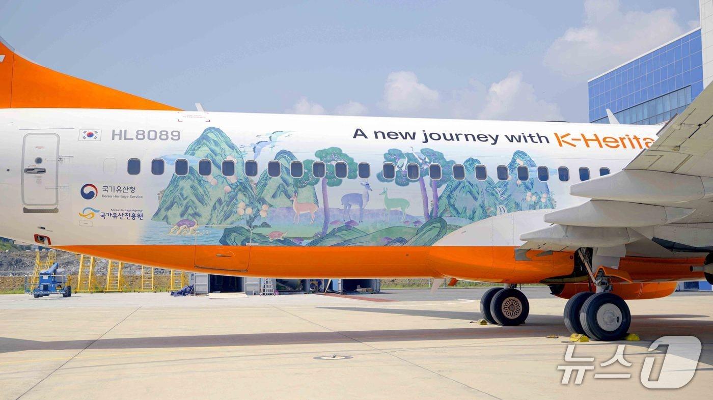  십장생도를 입힌 제주항공의 항공기.(제주항공 제공)