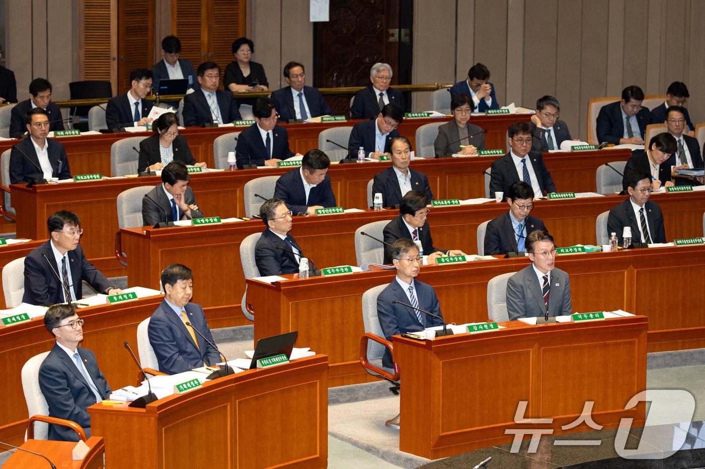 김민석 국무총리가 25일 서울 여의도 국회에서 열린 제428회 국회(임시회) 예산결산특별위원회 제1차 전체회의에 출석해 의원 질의에 답하고 있다. 2025.8.25/뉴스1 ⓒ News1 유승관 기자