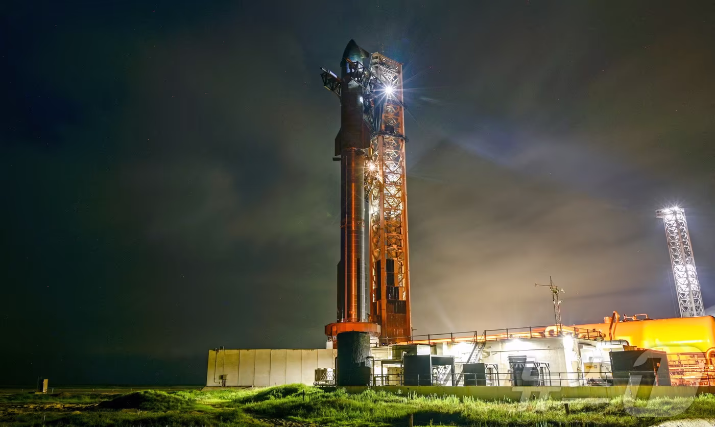 일론 머스크의 우주기업 스페이스X가 화성 탐사를 목표로 개발 중인 대형 우주선 스타십 우주선이 예정된 열 번째 시험 발사를 앞두고 있다.2025. 08.24. ⓒ 로이터=뉴스1 ⓒ News1 양은하 기자