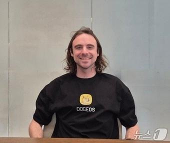 본문 이미지 -  조던 제퍼슨 도지OS 최고경영자&#40;CEO&#41;가 25일 서울 강남구에서 뉴스1과 만나 인터뷰하고 있다. 2025.8.25./뉴스1.