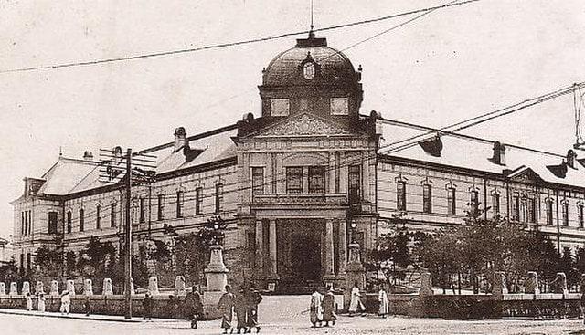 본문 이미지 - 동양척식주식회사. (출처: Unknown author, Public domain, via Wikimedia Commons)