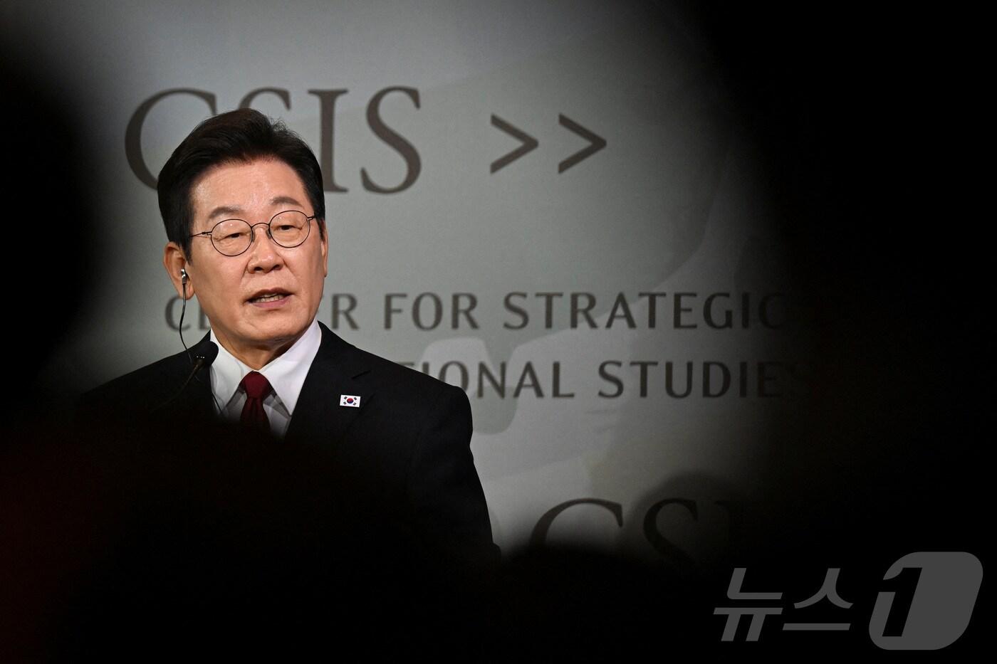 이재명 대통령이 25일(현지시간) 미국 워싱턴 DC 전략국제문제연구소(CSIS)에서 연설을 하고 있다. ⓒ 로이터=뉴스1 ⓒ News1 신웅수 기자