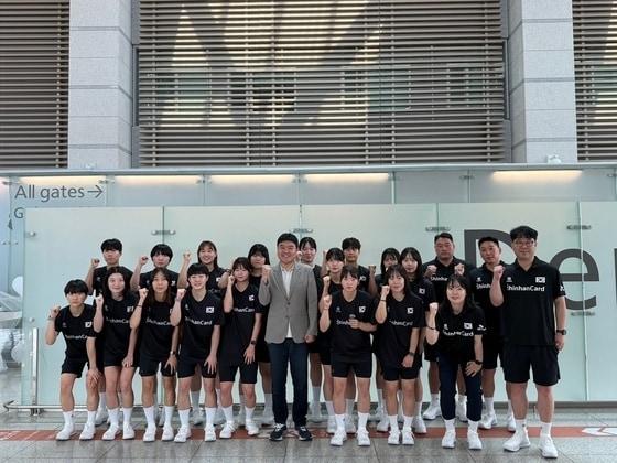 본문 이미지 - 한국 여자 핸드볼 대표팀이 아시아 주니어선수권에서 일본을 제압, 조 1위로 4강에 올랐다. &#40;대한핸드볼협회 제공&#41;