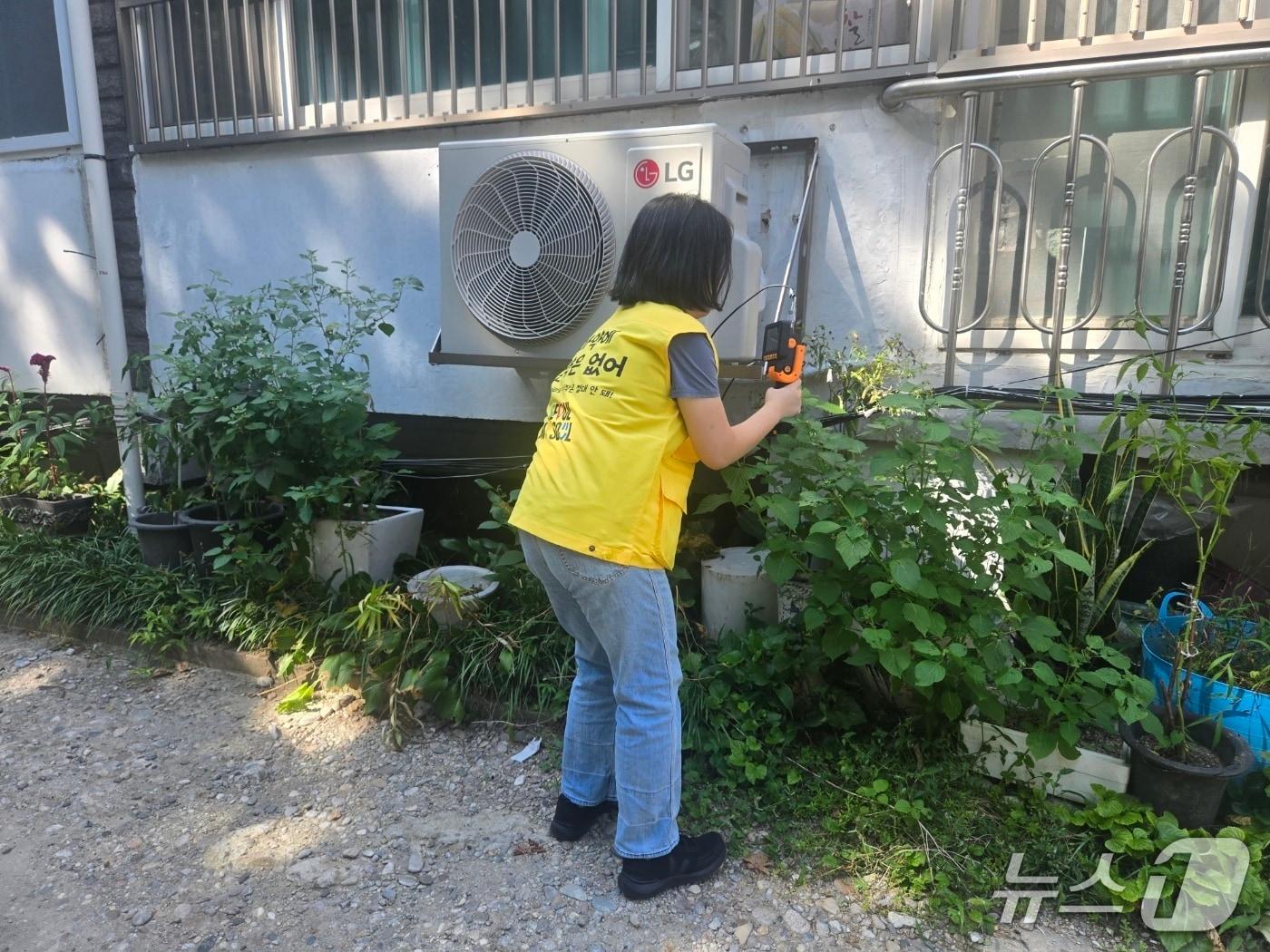 본문 이미지 - 서울시가 26일 개강을 맞아 대학가를 중심으로 확산되는 마약류 불법 유통을 차단하기 위해 집중점검에 나선다. &#40;서울시 제공&#41; 