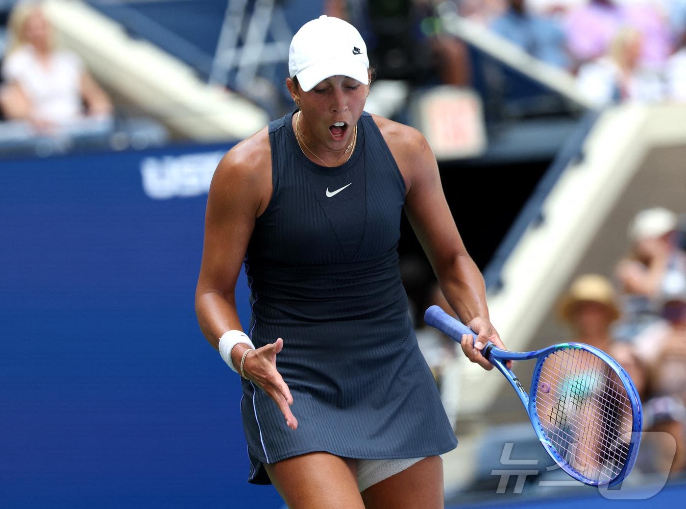 본문 이미지 - 매디슨 키스가 26일(한국시간) US오픈 여자 단식 1회전에서 탈락했다. ⓒ 로이터=뉴스1