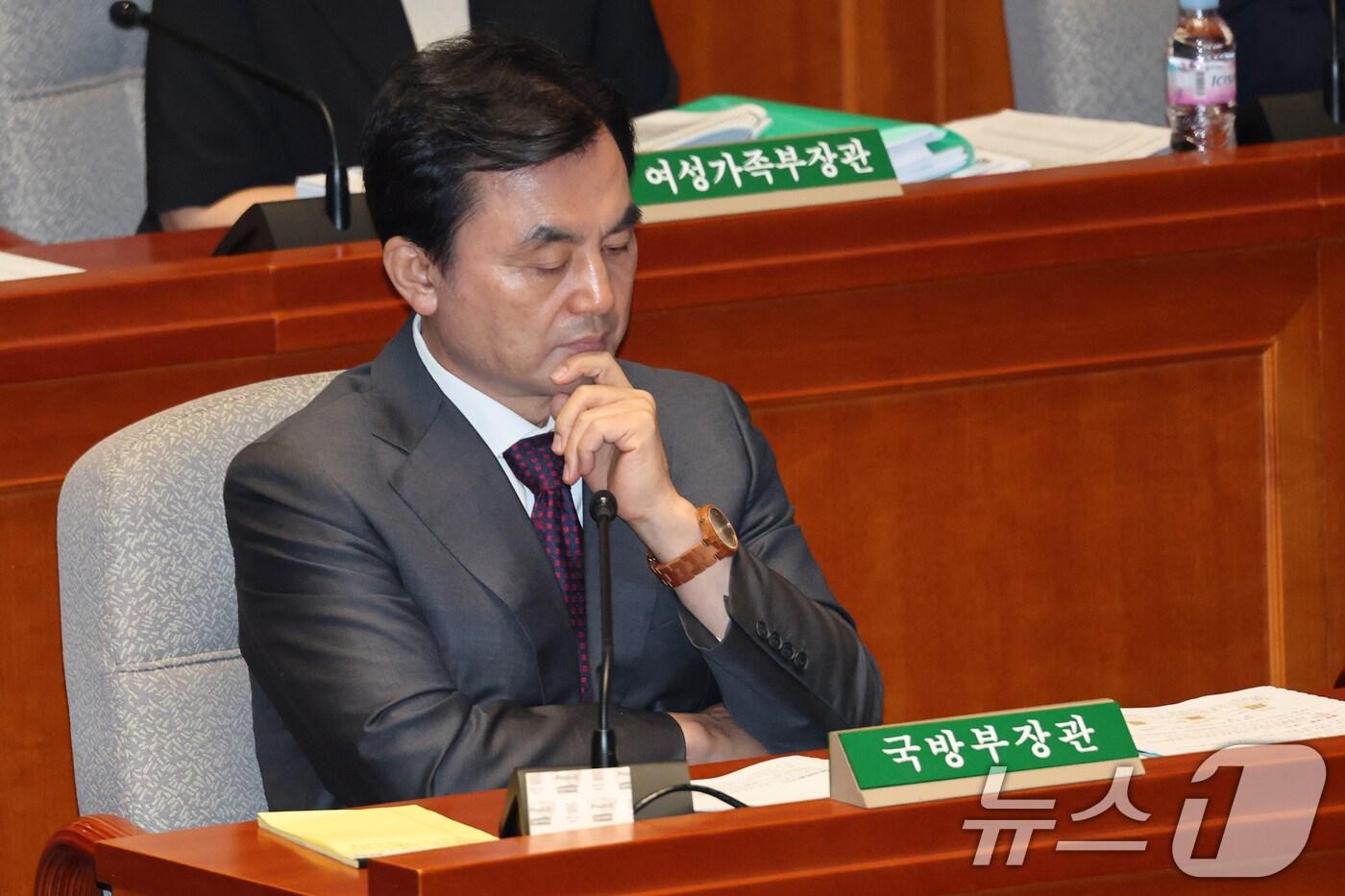 안규백 국방부 장관이 26일 오전 서울 여의도 국회에서 열린 제428회 국회(임시회) 예산결산특별위원회 2차 전체회의에서 생각에 잠겨있다. 2025.8.26/뉴스1 ⓒ News1 이승배 기자