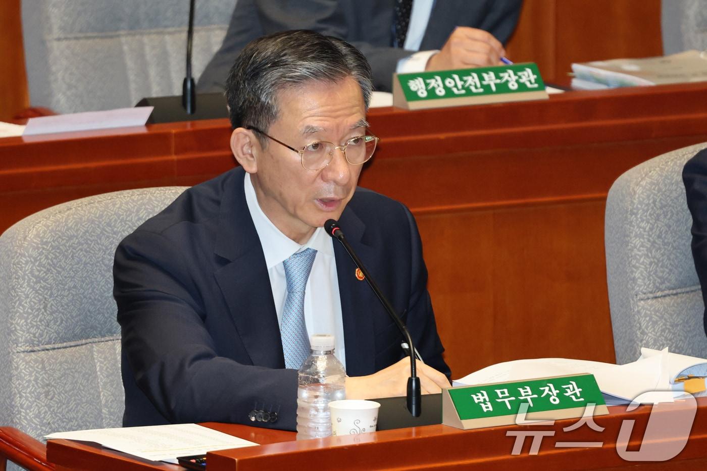 정성호 법무부 장관이 26일 오전 서울 여의도 국회에서 열린 제428회 국회&#40;임시회&#41; 예산결산특별위원회 2차 전체회의에서 의원 질의에 답변하고 있다. 2025.8.26/뉴스1 ⓒ News1 이승배 기자