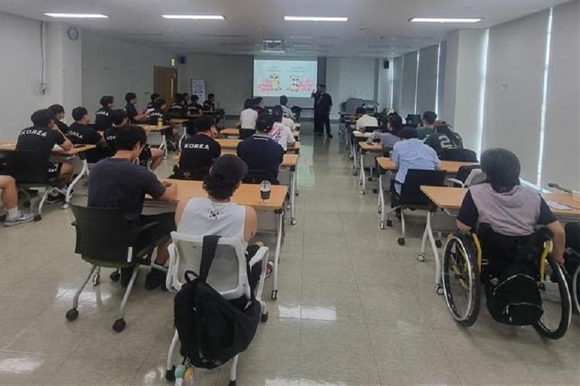본문 이미지 - 스포츠윤리센터가 국가대표 장애인 선수 및 지도자를 대상으로 스포츠 인권 및 성폭력·폭력 예방 교육을 실시했다. &#40;스포츠윤리센터 제공&#41;