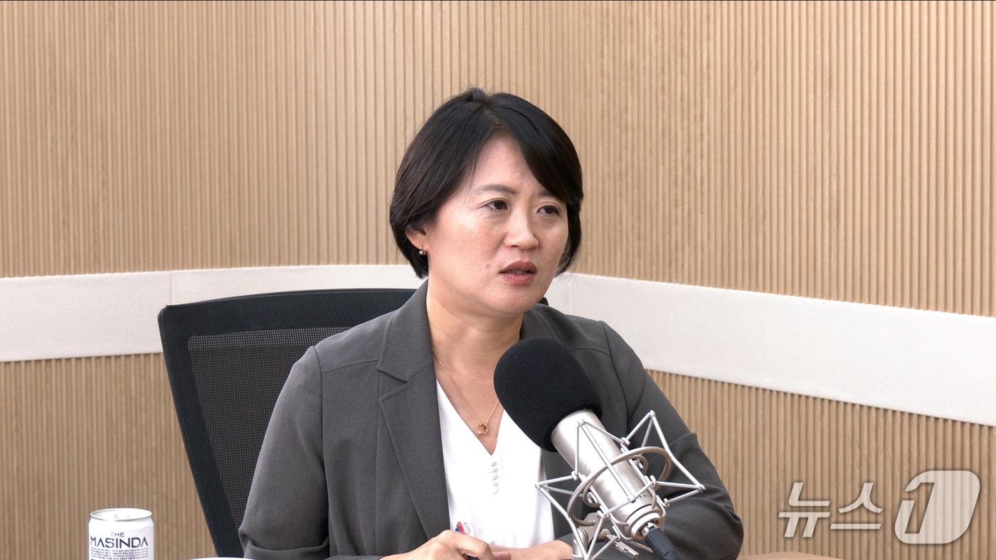 박지혜 더불어민주당 의원이 26일 뉴스1TV &#39;팩트앤뷰&#39;에 출연해 질문에 답하고 있다.