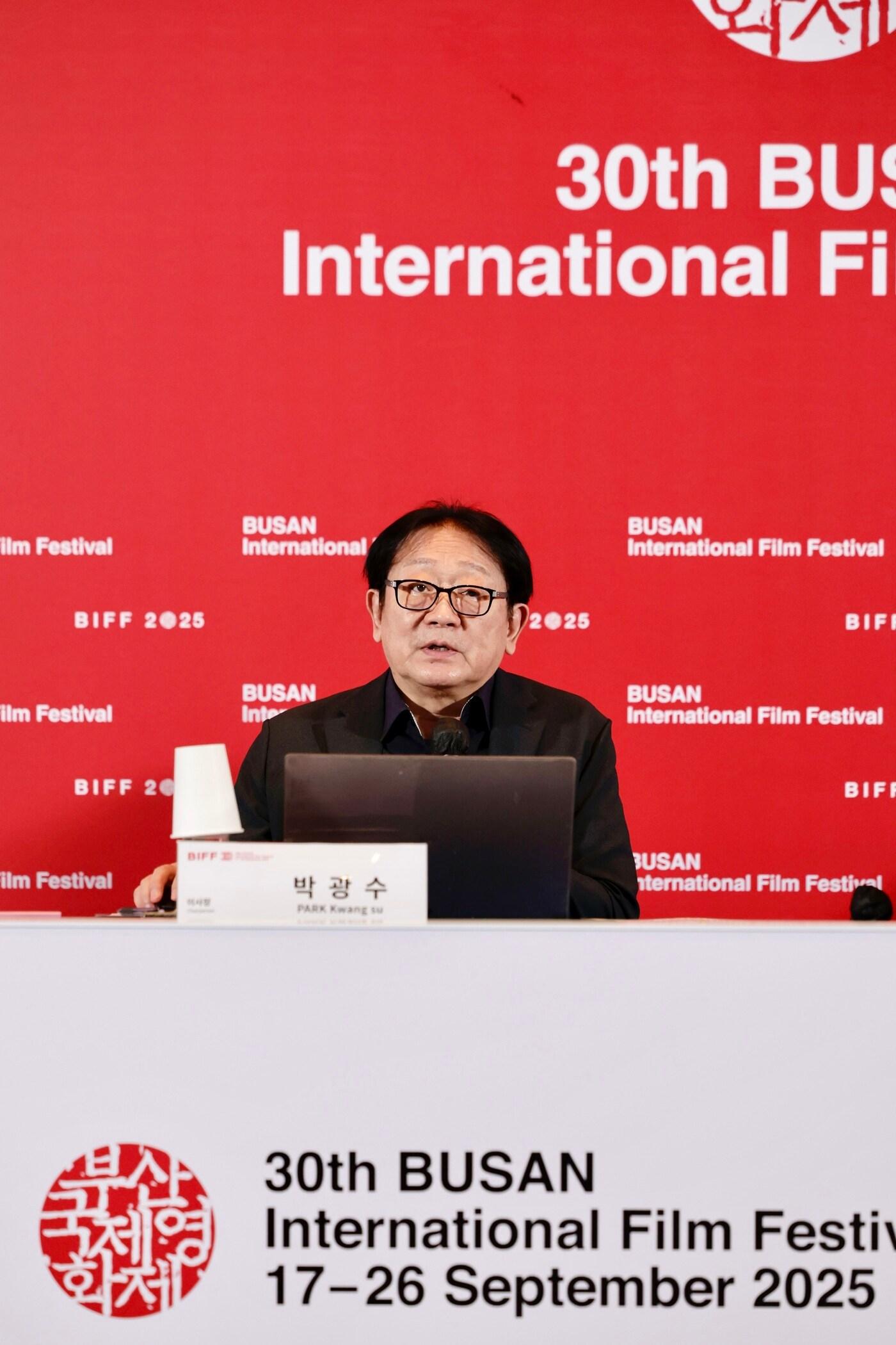 본문 이미지 - 박광수 부산국제영화제 이사장(부산국제영화제 제공)