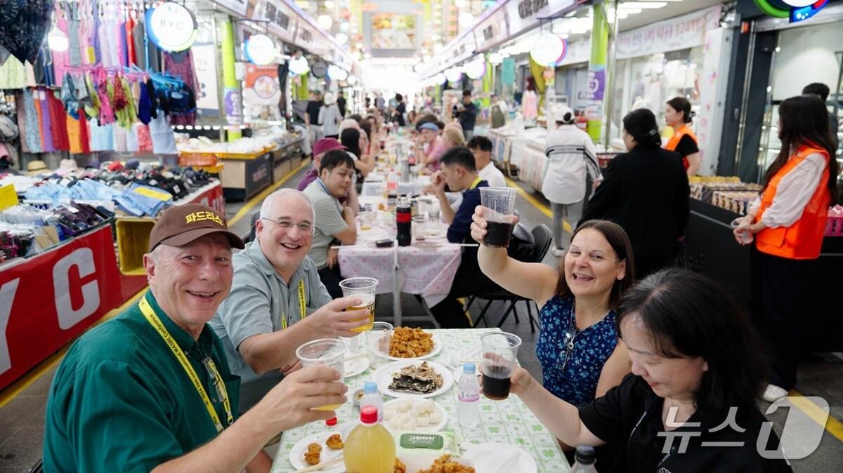본문 이미지 - 광주 경안시장이 29~30일 특별한 여름 야간 축제 '비어 나이트'를 개최한다.(광주시 제공)