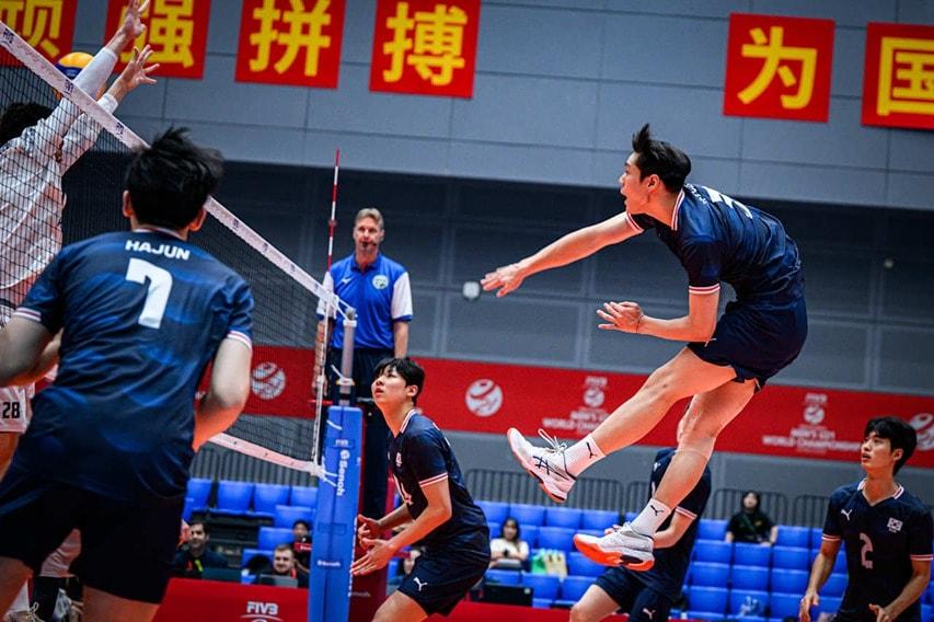 본문 이미지 - 21세 이하 남자배구 대표팀. (FIVB 제공)
