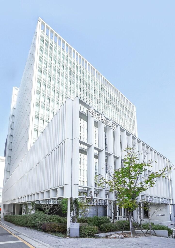 본문 이미지 - 현대백화점그룹 사옥 전경.&#40;현대백화점 제공&#41;. 