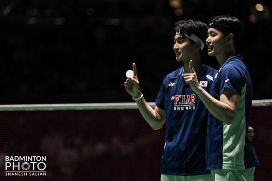 본문 이미지 - 배드민턴 남자복식 랭킹 1위 김원호-서승재조가 파리에서 열리고 있는 세계선수권 16강에 진출했다. (대한배드민턴협회 제공)