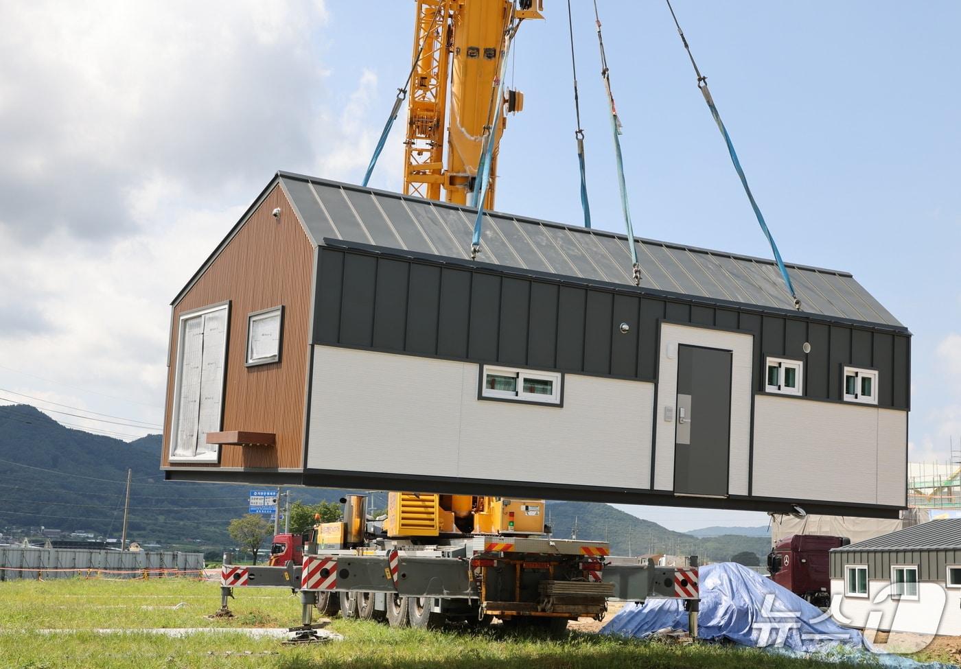 보은군 농업경영 융복합 지원센터내 모듈러주택  설치 장면 (보은군 제공, 재판매 및 DB금지) /뉴스1