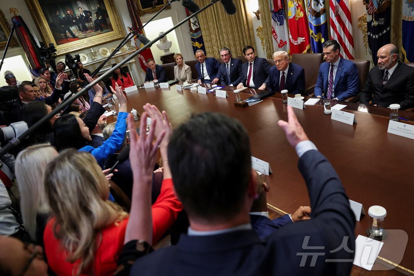 26일(현지시간) 도널드 트럼프 미국 대통령이 워싱턴 백악관에서 국무회의를 주재하고 있다. 2025. 08. 26. ⓒ 로이터=뉴스1 ⓒ News1 양은하 기자