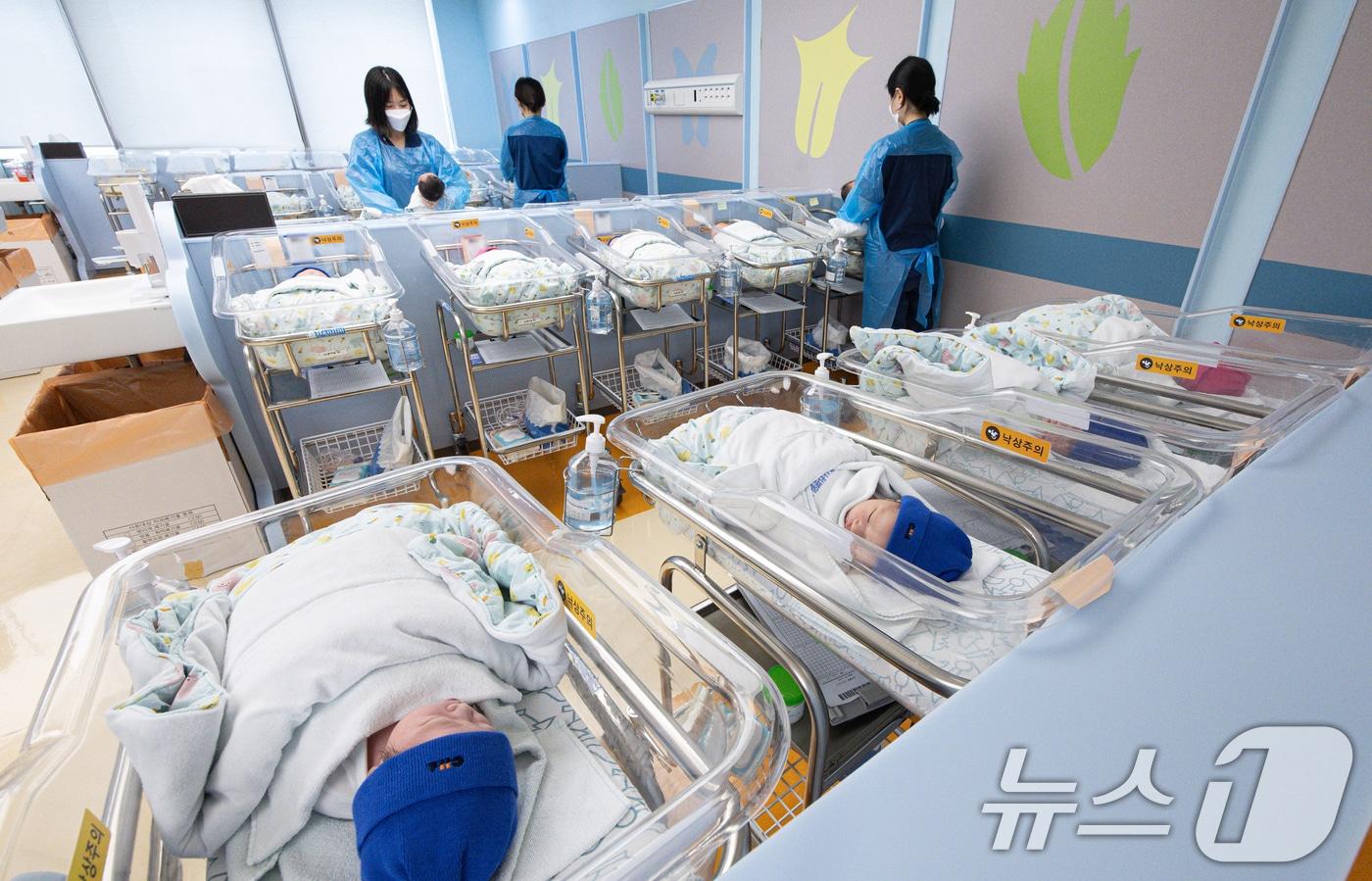  신생아실 모습. &#40;자료사진&#41; /뉴스1 ⓒ News1 이재명 기자