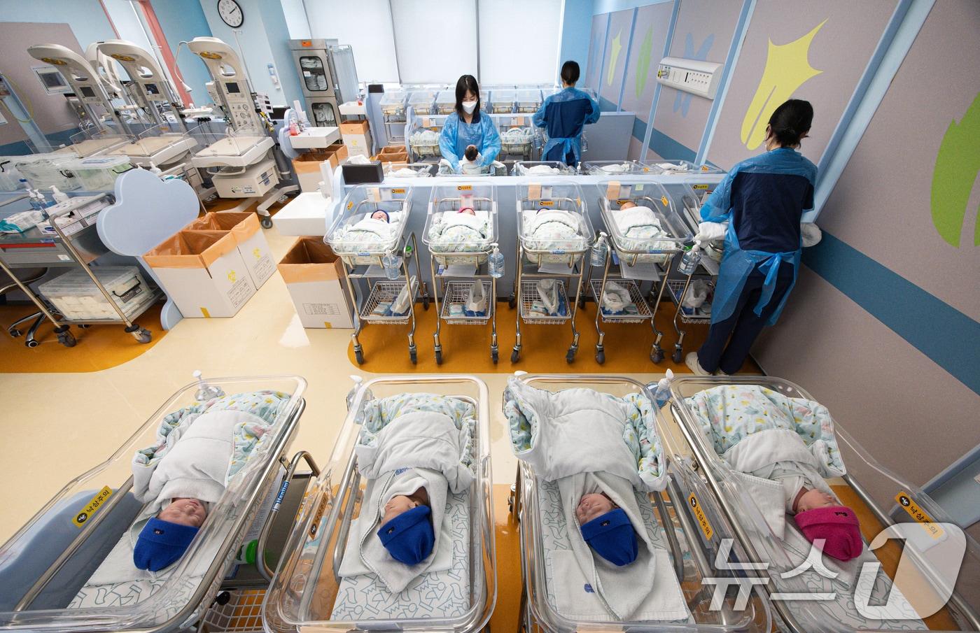 한 병원 신생아실의 모습. &#40;자료사진&#41;/뉴스1 ⓒ News1 이재명 기자