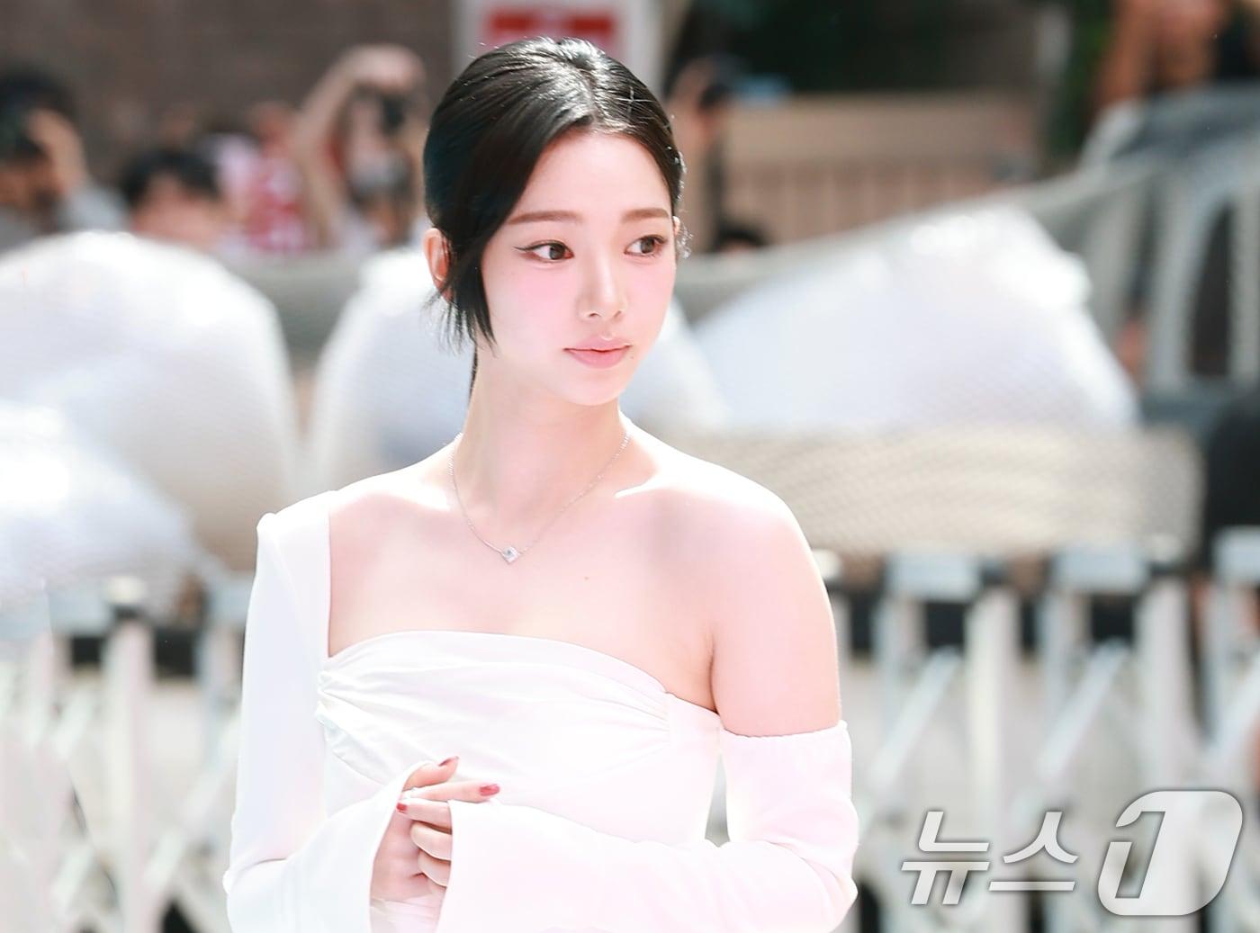 본문 이미지 - 에스파 카리나가 햇살 미모를 자랑했다. ⓒ News1 권현진 기자