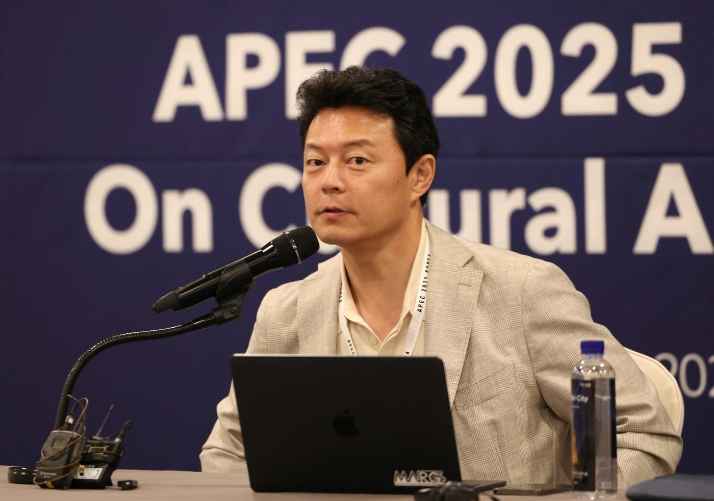 AI 오디오 전문기업 수퍼톤의 공동 창업자이자 미국 시사주간지 타임&#40;TIME&#41;이 선정한 &#39;2024 AI 분야 가장 영향력 있는 100인&#39;에 선정된 이교구 서울대학교 교수