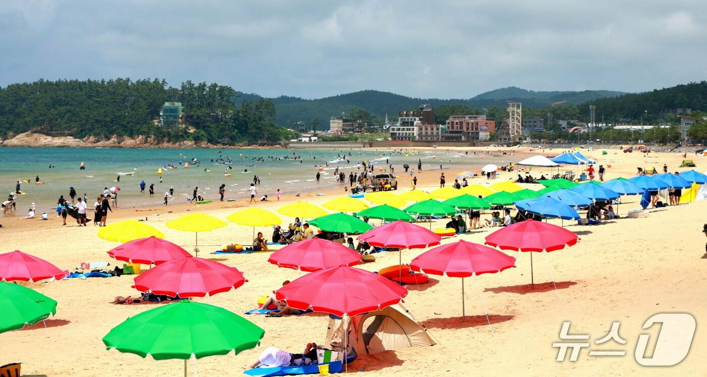 지난 7월 5일 만리포 해수욕장 모습(태안군 제공. 재판매 및 DB금지)2025.8.28/뉴스1