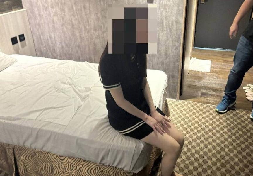 본문 이미지 - 대만 타이중에서 성매매 혐의로 적발된 외국인 여성. <출처=대만 중앙통신사 기사 갈무리>