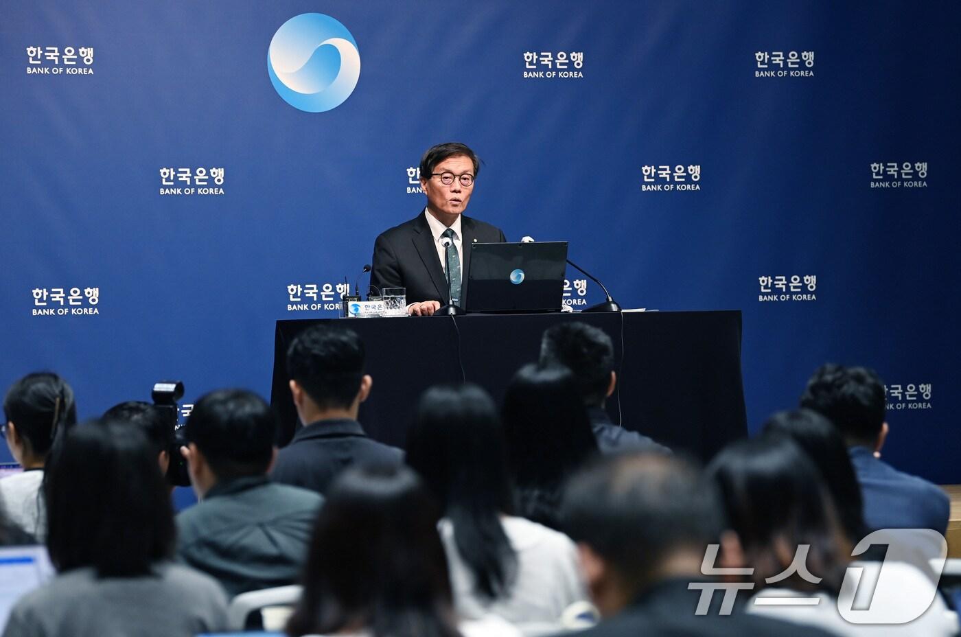 이창용 한국은행 총재가 28일 오전 서울 중구 한국은행에서 열린 금융통화위원회를 마치고 기자간담회를 하고 있다. 2025.8.28/뉴스1 ⓒ News1 사진공동취재단