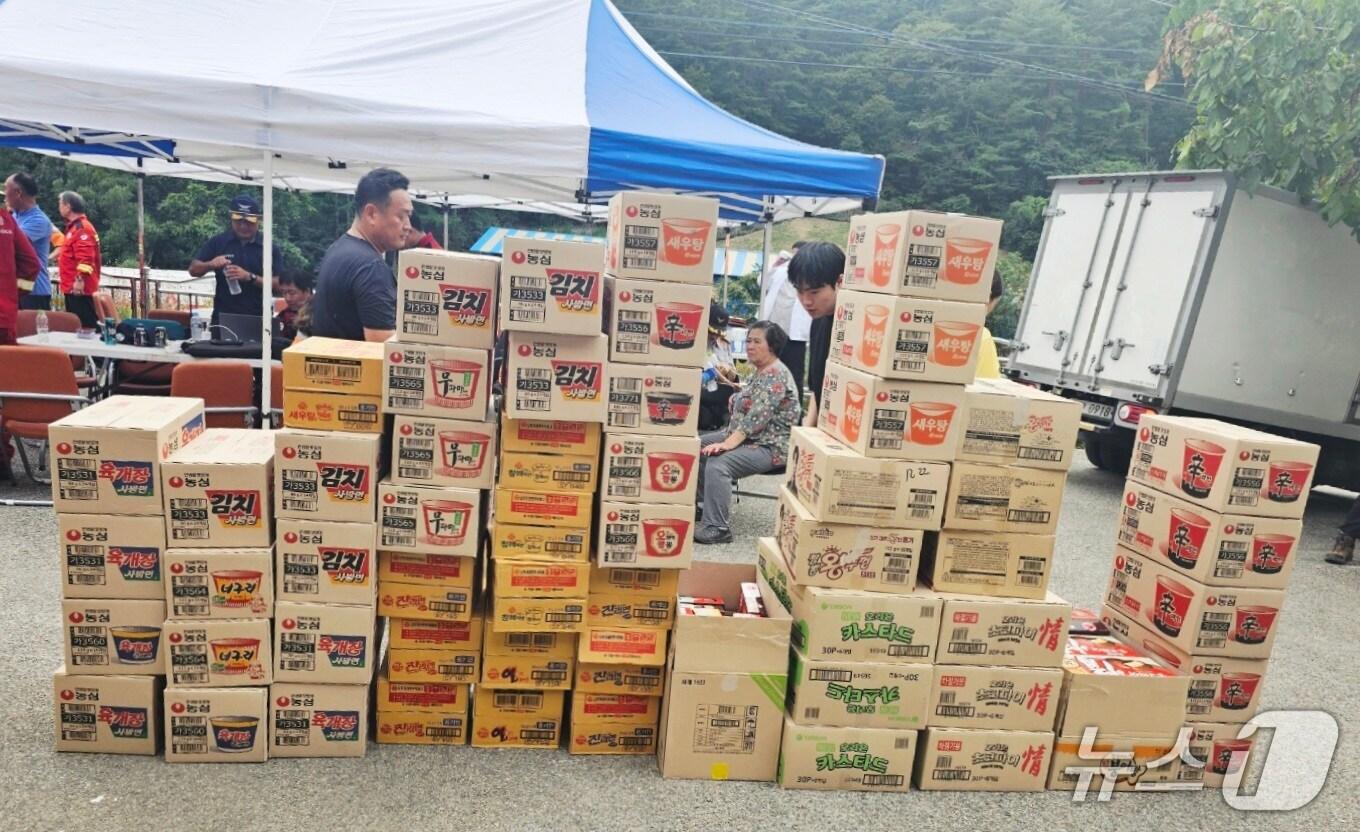 본문 이미지 - 삼척블루파워 산불현장 구호물품지원.&#40;삼척블루파워 제공, 재판매 및 DB 금지&#41; 2025.8.28/뉴스1