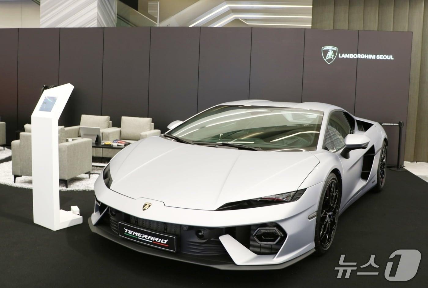대구신세계백화점에 전시된 람보르기니 테메라리오 모습.(대구신세계백화점 제공. 재판매 및 DB 금지)