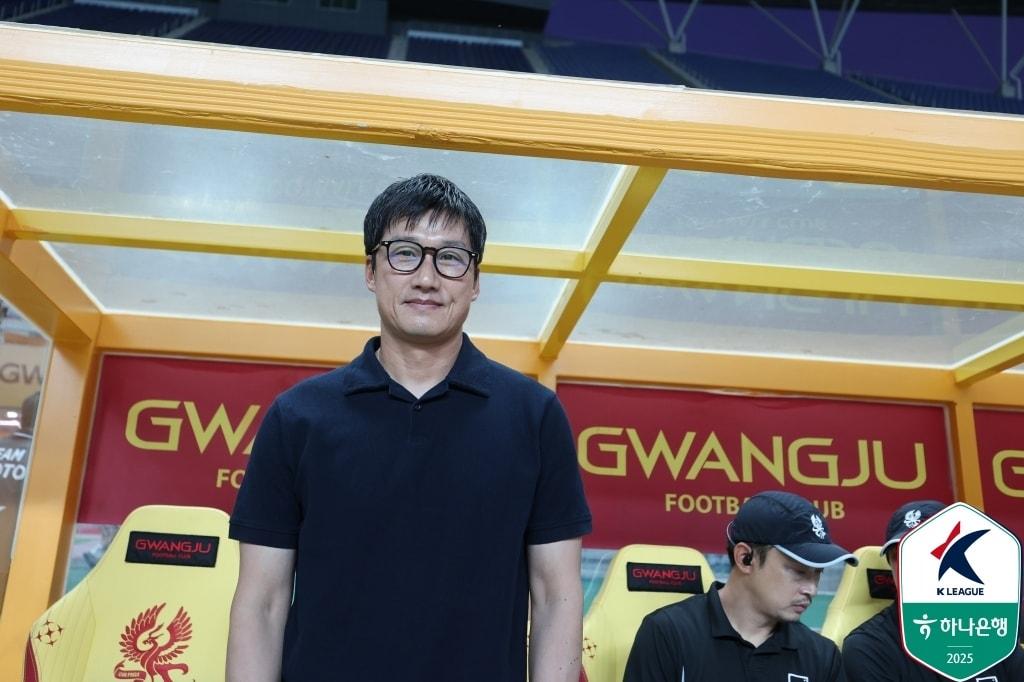 본문 이미지 - 광주 이정효 감독&#40;한국프로축구연맹 제공&#41; 