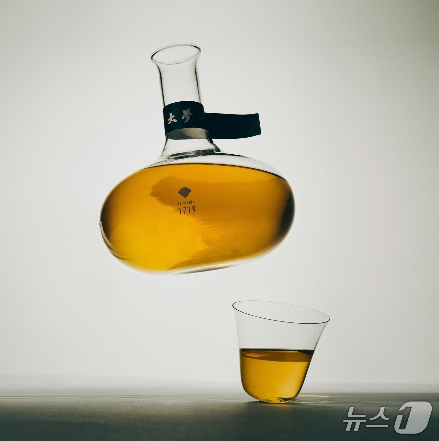 본문 이미지 - 경주에서 생산되는 300년 전통의 가양주 '대몽재'가 올해 대한민국 관광공모전 기념품 부문에서 금상을 수상했다. (경주시 제공, 재판매 및 DB금지) 2025.8.28/뉴스1 