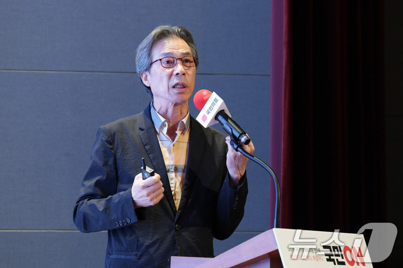 박명호 동국대 정치외교학과 교수가 28일 오후 인천 인천국제공항공사 인재개발원에서 열린 국민의힘 연찬회에서 특강을 하고 있다. 2025.8.28/뉴스1 ⓒ News1 신웅수 기자