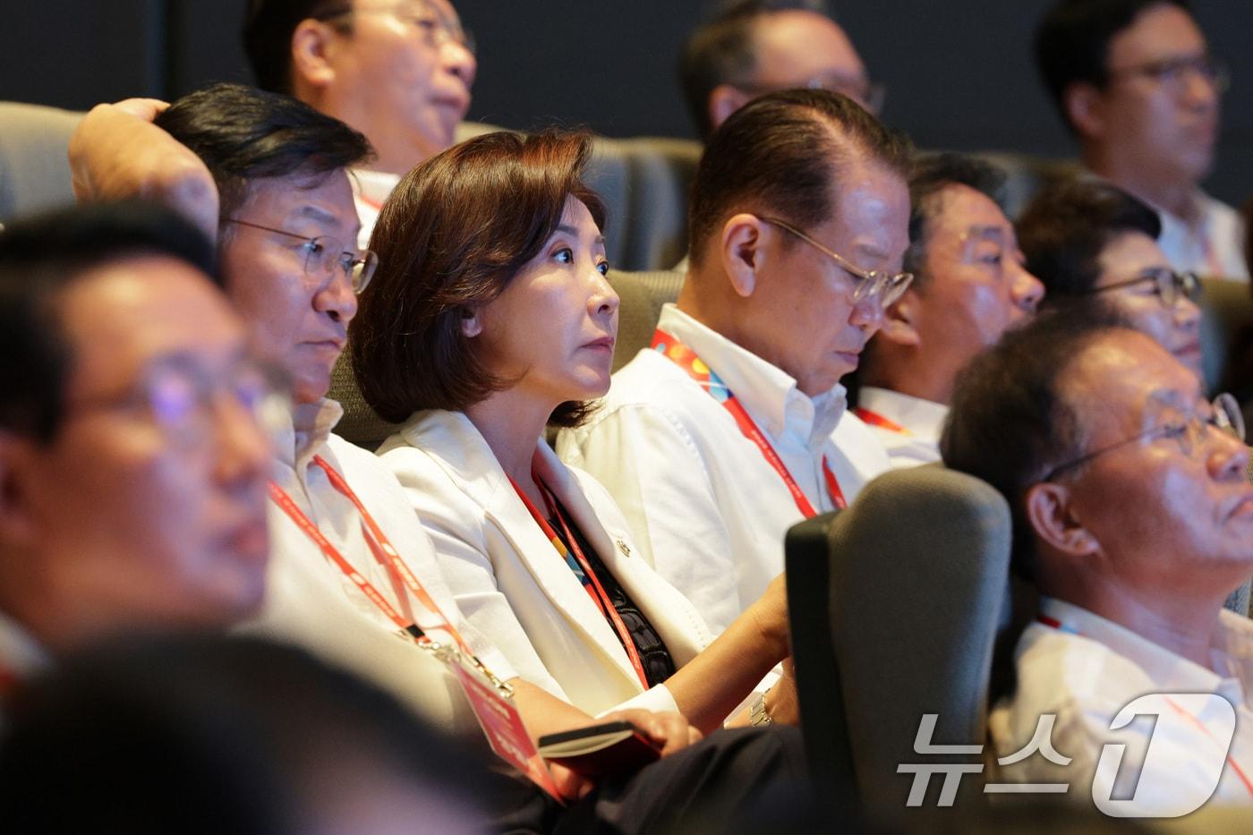 나경원 국민의힘 의원이 28일 오후 인천 인천국제공항공사 인재개발원에서 열린 국민의힘 연찬회에서 특강을 듣고 있다. 2025.8.28/뉴스1 ⓒ News1 신웅수 기자