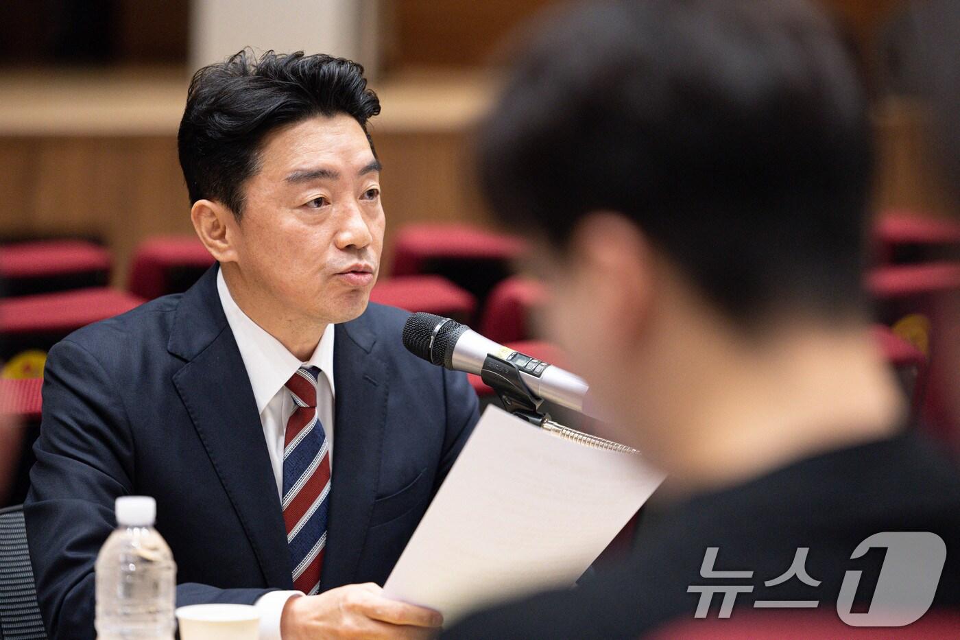 강훈식 대통령 비서실장이 지난 28일 서울 용산 대통령실 청사에서 열린 기자간담회에서 발언을 하고 있다. 2025.8.28/뉴스1 ⓒ News1 이재명 기자