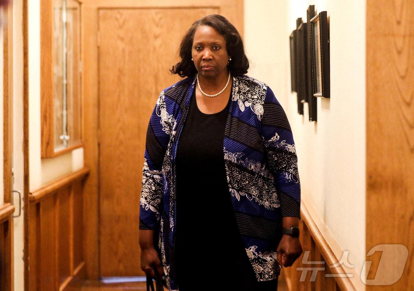 리사 쿡 연방준비제도 이사가 23일&#40;현지시간&#41; 와이오밍주 잭슨홀에서 열린 연준 행사에 참석하고 있다. 2025.8.23 ⓒ 로이터=뉴스1 ⓒ News1 강민경 기자