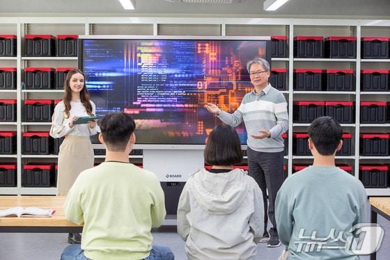 본문 이미지 -  우송대 AI·빅데이터학과는 4차 산업혁명으로 도래하는 새로운 지능정보사회에 능동적으로 대처하여 기술발전을 선도할 수 있는 전문가를 양성하는 것을 목표로 하고 있다. (우송대 제공.재판매 및 DB 금지)/뉴스1