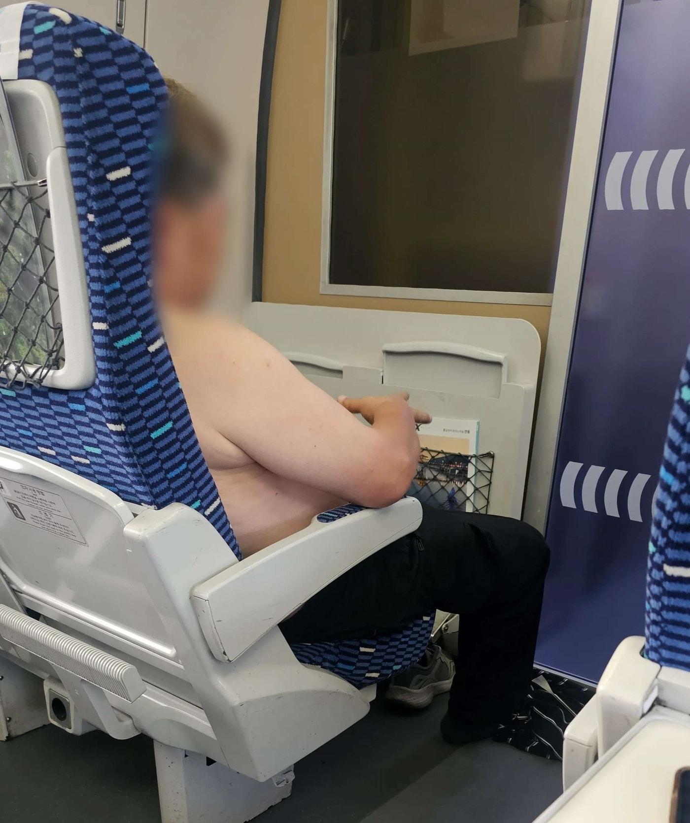 본문 이미지 - (온라인 커뮤니티 갈무리)