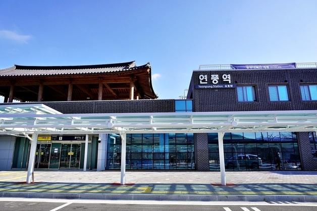 본문 이미지 - KTX 연풍역.(괴산군 제공. 재판매 및 DB금지)/뉴스1