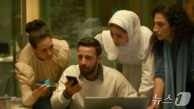 본문 이미지 - 카우테르 벤 하니아 감독의 영화 '힌드 라잡의 목소리'의 한 장면. (출처=엑스) 2025.8.29./뉴스1