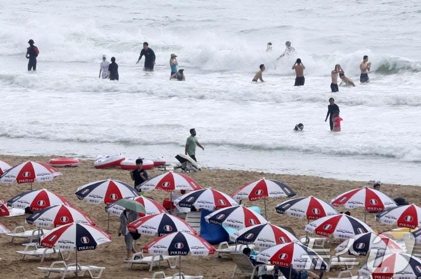본문 이미지 - 부산 해운대해수욕장의 모습. 2025.8.6/뉴스1 ⓒ News1 윤일지 기자