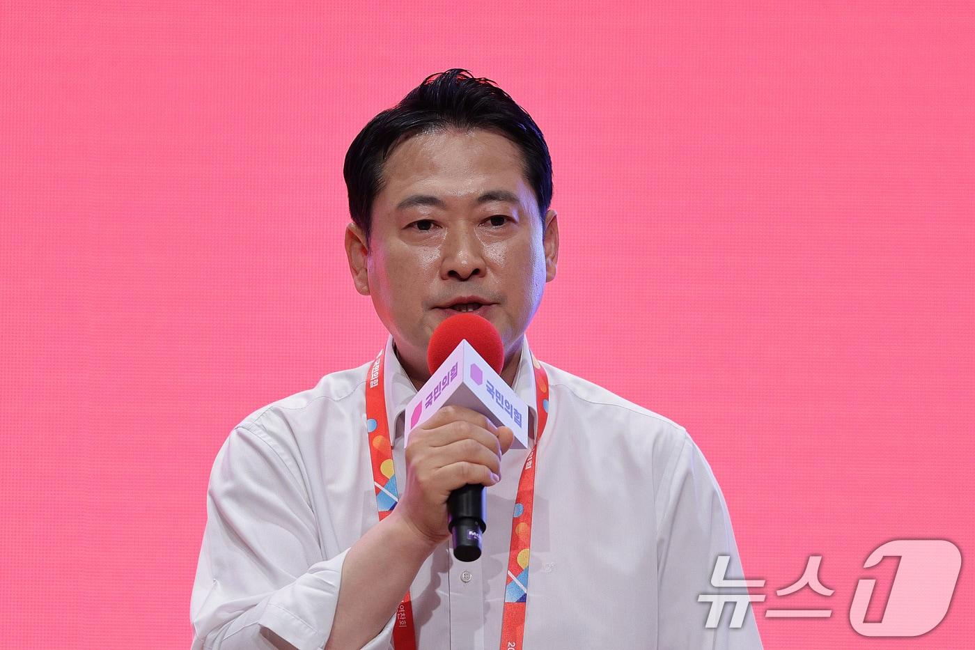 장동혁 국민의힘 대표가 29일 오전 인천 중구 인천국제공항공사 인재개발원에서 열린 국민의힘 연찬회에서 마무리 발언을 하고 있다. 2025.8.29/뉴스1 ⓒ News1 신웅수 기자