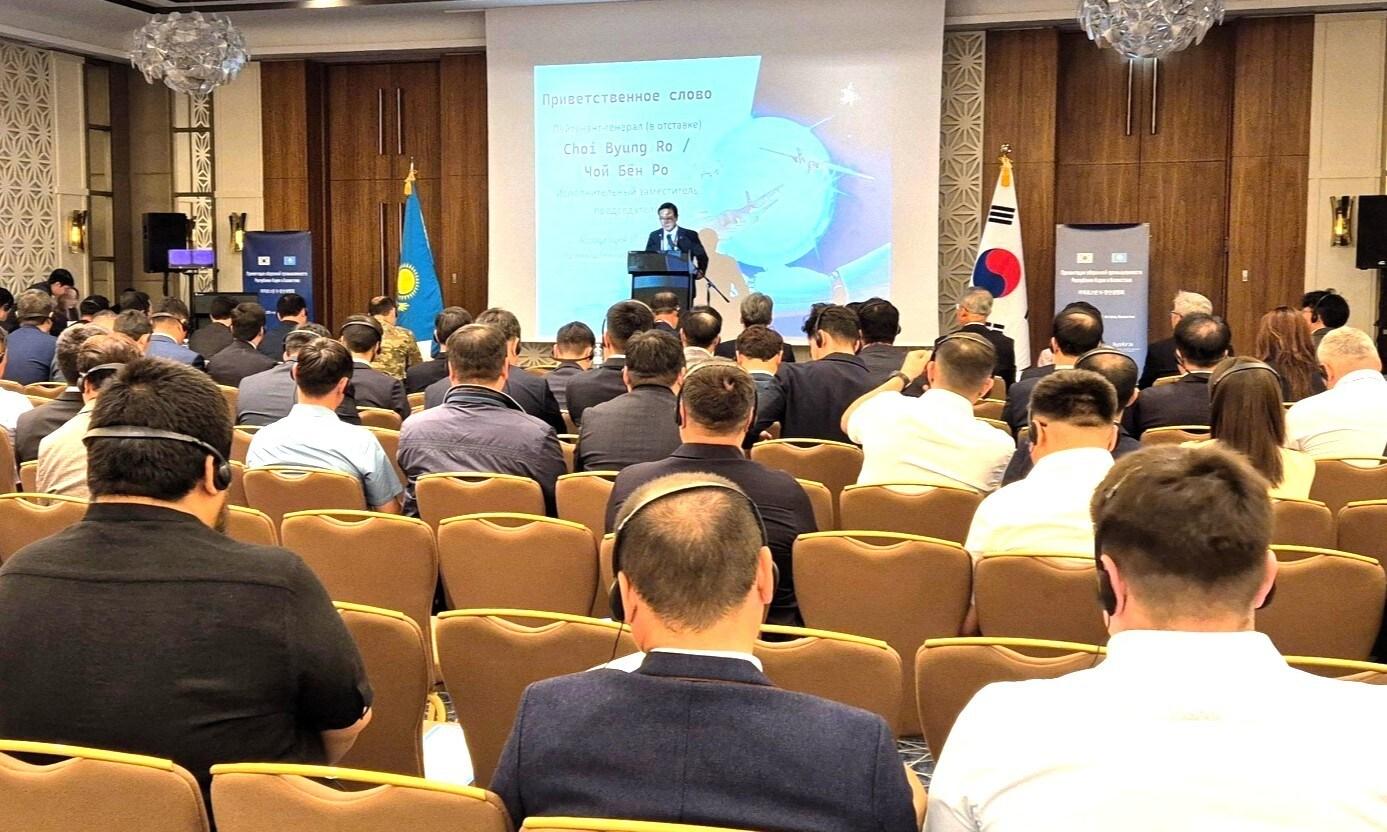 본문 이미지 - 최병로 한국방위산업진흥회 상근부회장이 '한-카자흐스탄 방산설명회'에 앞서 개회사를 하고 있다.(방진회 제공)