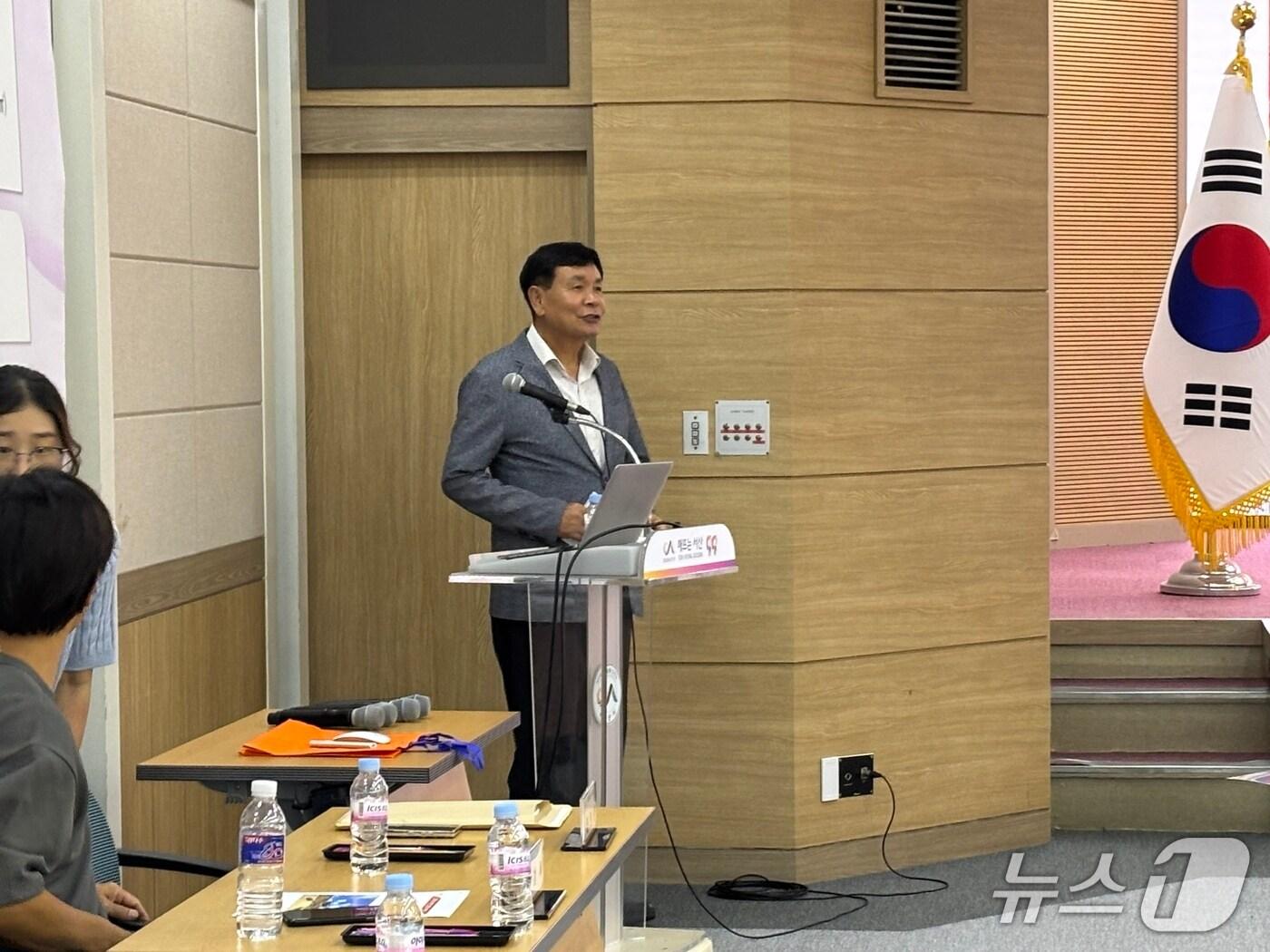 본문 이미지 - 지난 26일 서산시청 대회의실에서 열린 해미읍성축제 기자회견에서 질문에 답변하는 임진번 서산문화재단 대표이사 (제공. 재판매 및 DB금지)2025.8.29/뉴스1