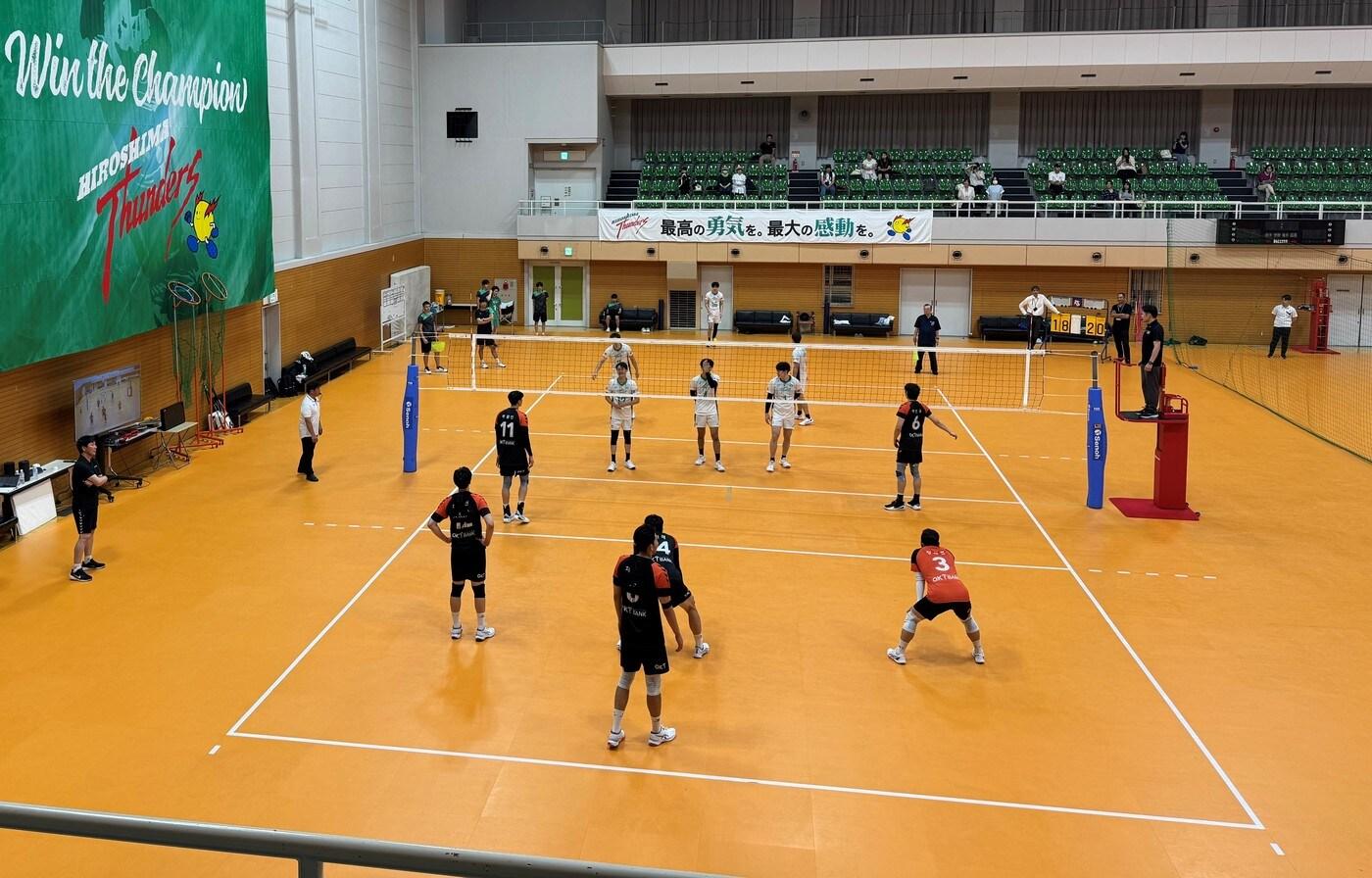 일본 현지에서 연습경기를 치르는 OK저축은행(OK저축은행 제공) 