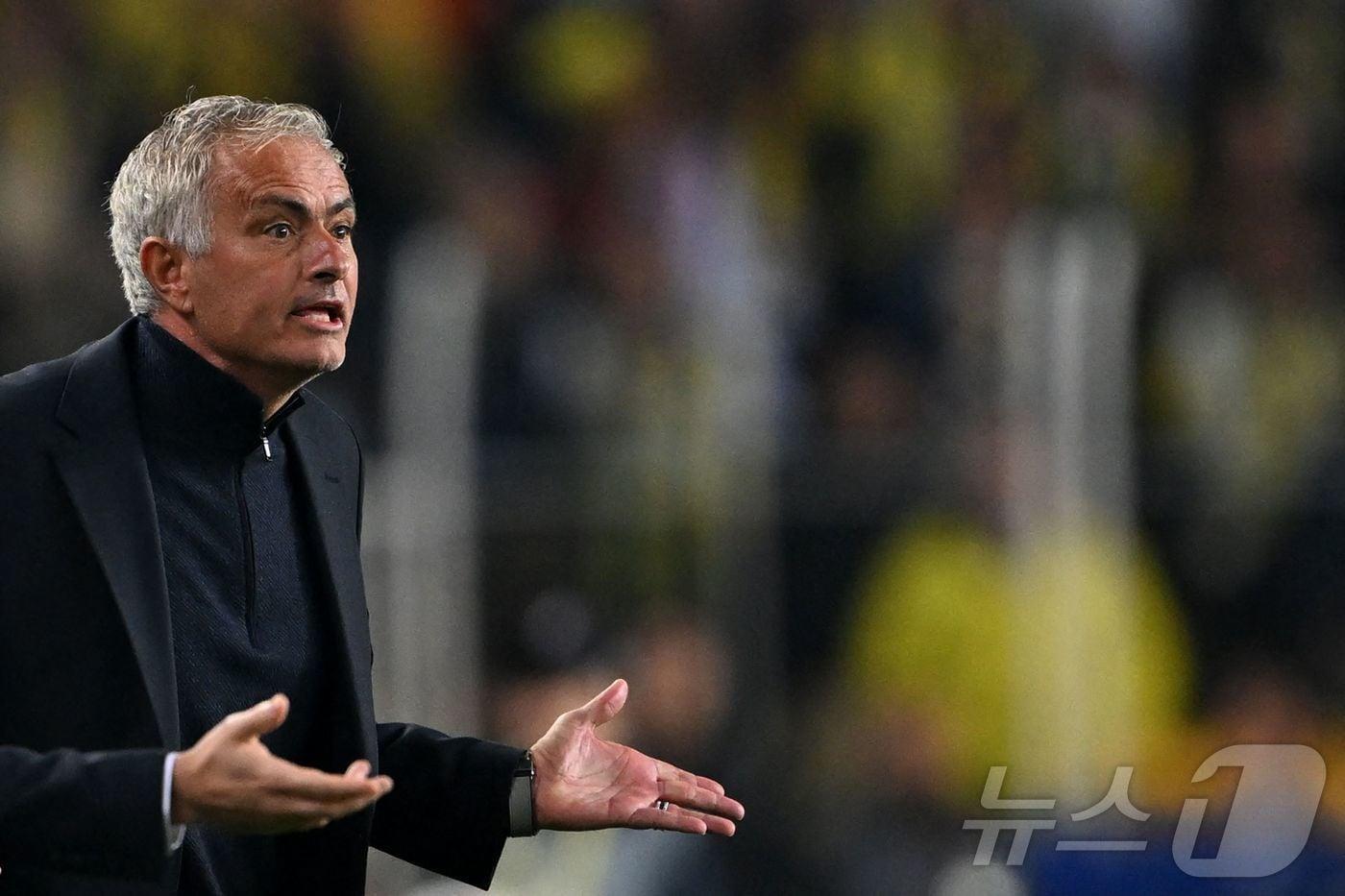 페네르바체 지휘봉을 내려놓은 조제 모리뉴 감독. ⓒ AFP=뉴스1