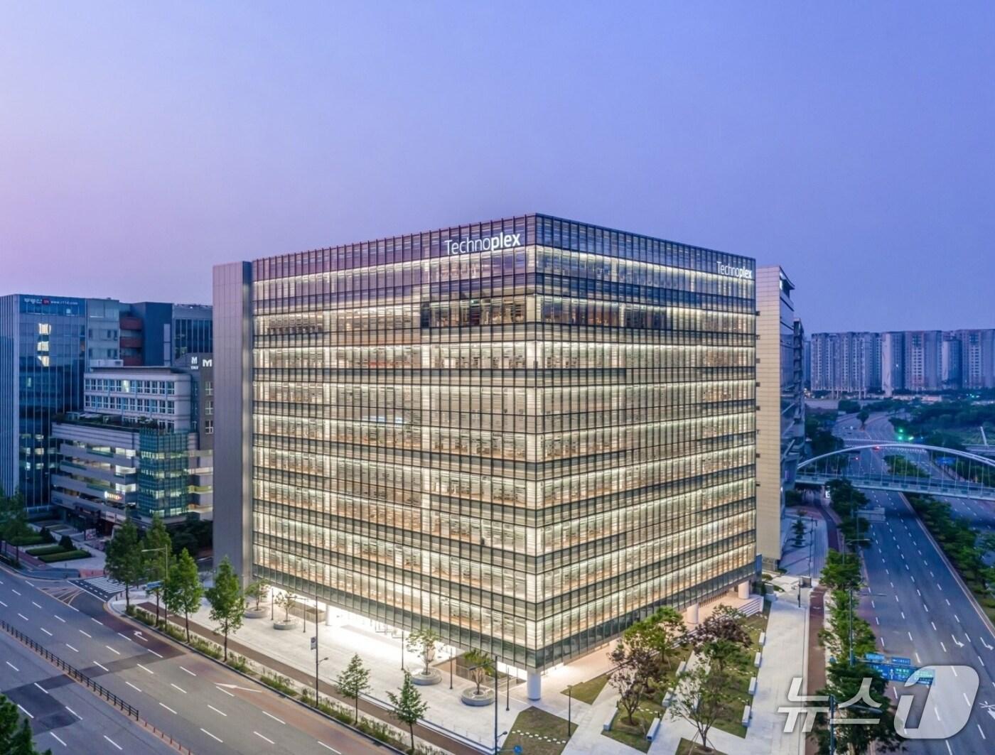 본문 이미지 - 한국앤컴퍼니그룹 본사 테크노플렉스 외관(한국앤컴퍼니그룹 제공)